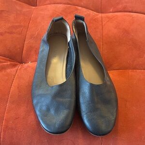 Everlane Women's Day Glove Black Leather Slip-On Flats